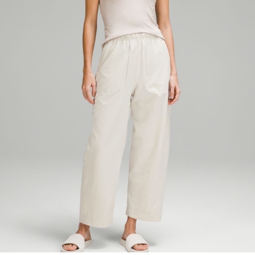 Lululemon barrel leg pants in bone